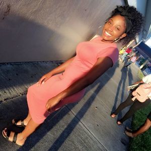 Meet your Posher, Tia